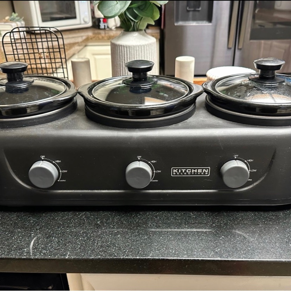 Triple crockpot cooker!